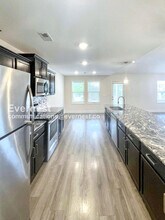 214 King Rd in Clarksville, TN - Building Photo - Building Photo