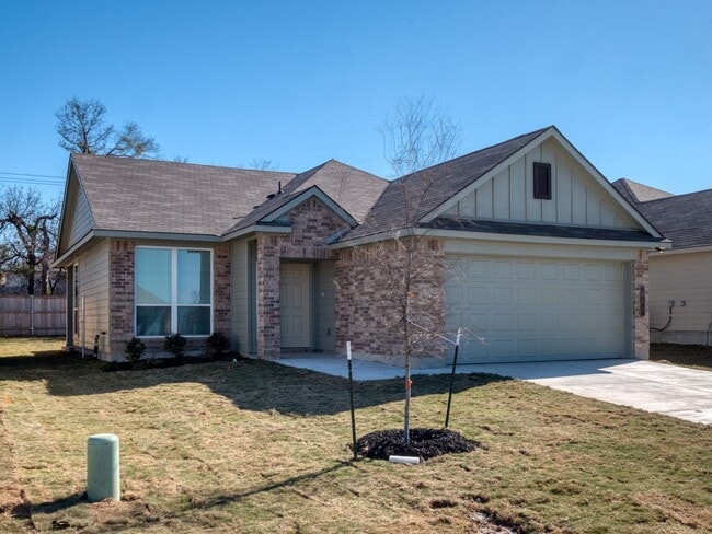 property at 611 Fallbrook Dr