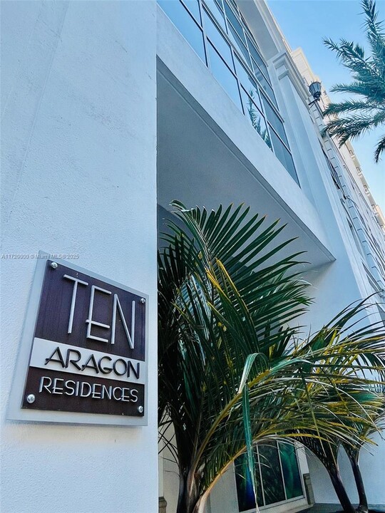 10 Aragon Ave in Miami, FL - Building Photo