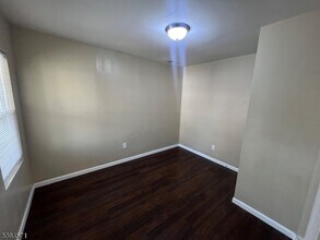 465 Norwood St in East Orange, NJ - Building Photo - Building Photo