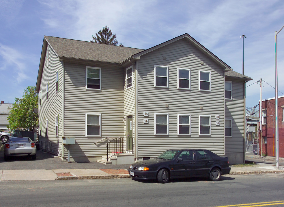 10-16 West St in Chicopee, MA - Building Photo