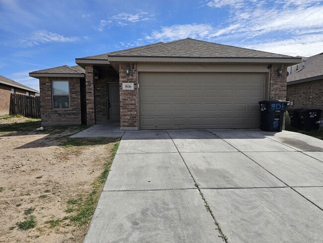 property at 806 E 93rd St