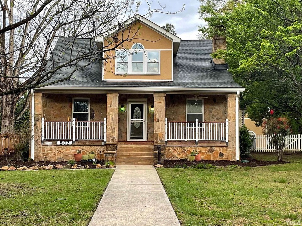 802 S Main St in Wake Forest, NC - Building Photo