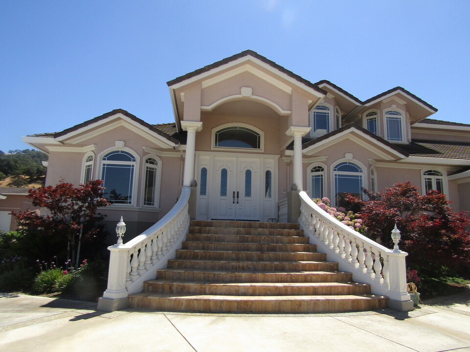 10767 Hale Ave in Morgan Hill, CA - Building Photo