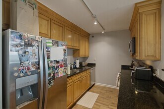 345 N La Salle Dr, Unit 3202 in Chicago, IL - Building Photo - Building Photo