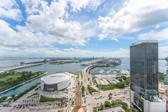 159 NE 6th St, Unit 4016 in Miami, FL - Building Photo - Building Photo