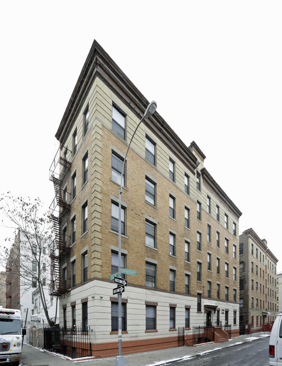 2323 Davidson Ave in Bronx, NY - Building Photo