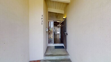 5430 Baja Dr in San Diego, CA - Building Photo - Building Photo