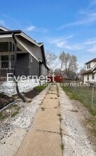 2242 E 70th St in Kansas City, MO - Building Photo - Building Photo