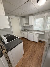 1561 Massachusetts Ave in Lansing, MI - Building Photo - Building Photo
