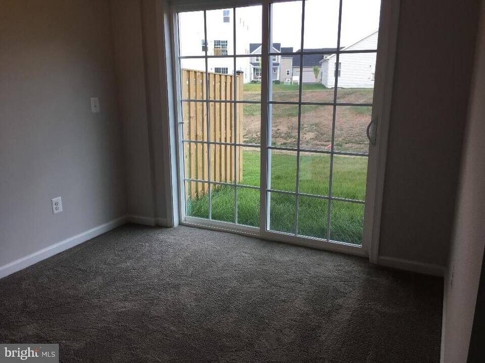 145 Jewel Box Dr in Stephenson, VA - Building Photo