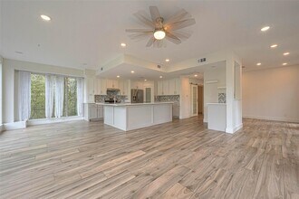 6628 Bayou Glen Rd in Houston, TX - Building Photo - Building Photo