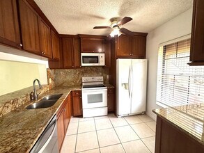 2424 NW 89th Dr in Coral Springs, FL - Building Photo - Building Photo