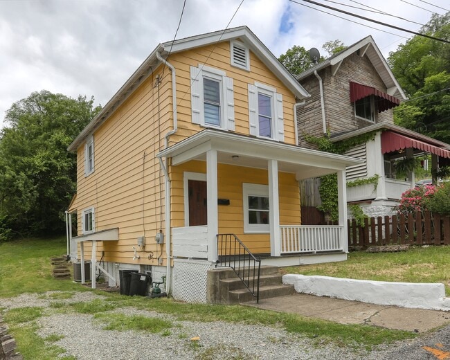 119 Semmens St in Turtle Creek, PA - Building Photo - Building Photo