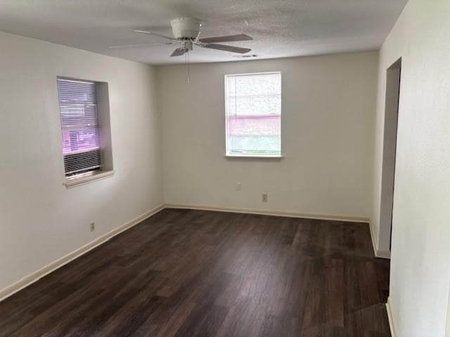 213 NE 31st St in Grand Prairie, TX - Building Photo - Building Photo