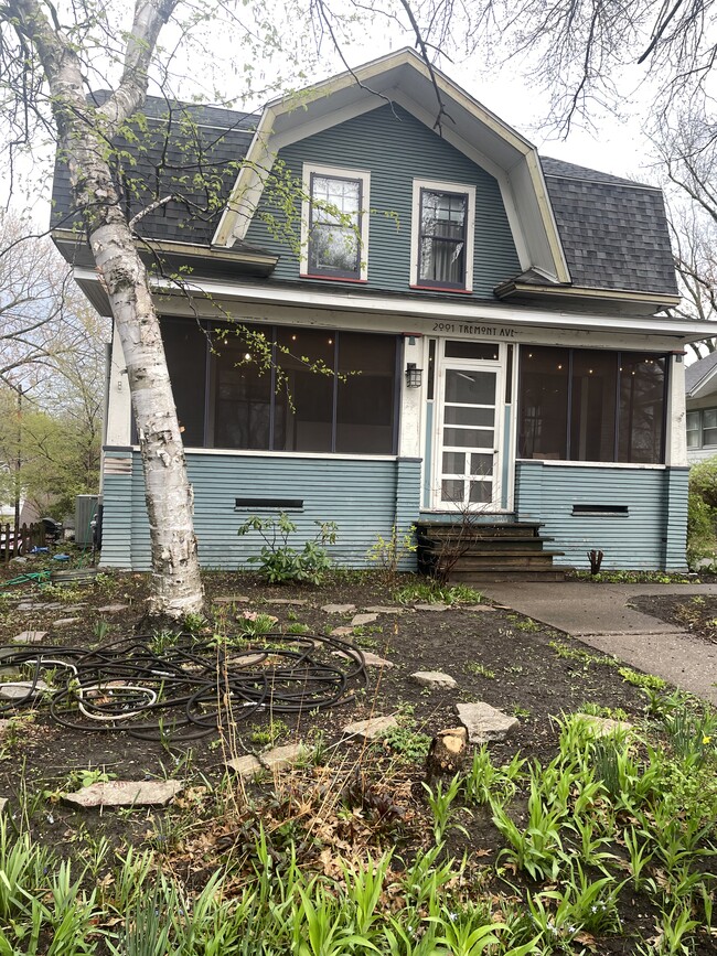property at 2001 Tremont Ave