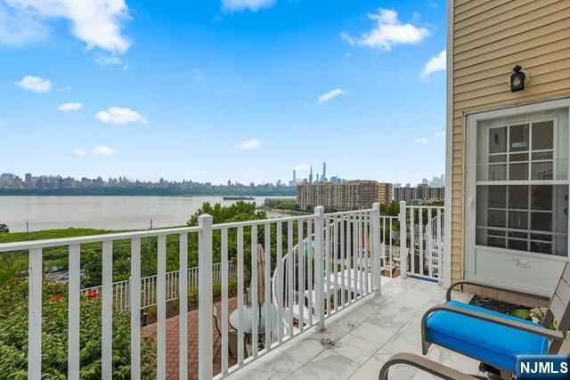 property at 32 Bergen Ridge Rd