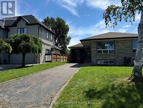 221 Acton Ave in Toronto, ON - Building Photo - Building Photo