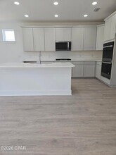 9535 Escape Ave in Panama City Beach, FL - Foto de edificio - Building Photo