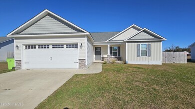 314 Bubbling Brook Ln in Jacksonville, NC - Building Photo - Building Photo