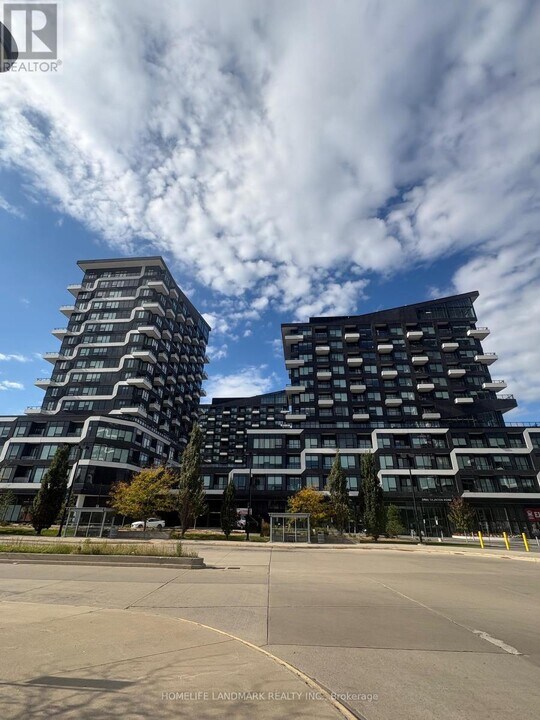 2485 Taunton Rd in Oakville, ON - Building Photo