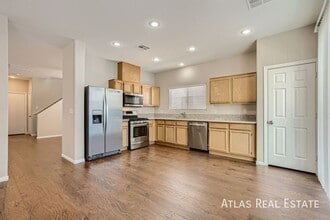 3975 Silver Strike Ct in Las Vegas, NV - Building Photo - Building Photo