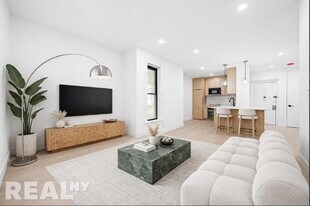 704 Eighth Avenue in Brooklyn, NY - Building Photo