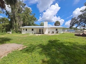 239 Gail Dr. in Satsuma, FL - Foto de edificio - Building Photo