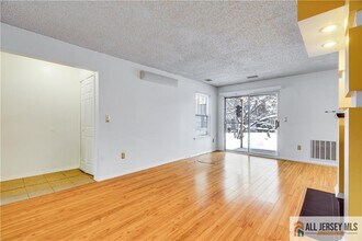 49 Tanglewood Ct in Monmouth Junction, NJ - Building Photo - Building Photo