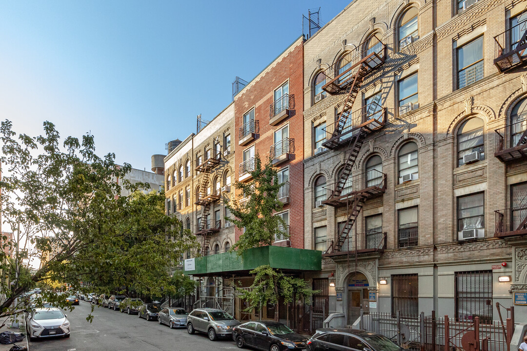 147 W 142nd St in New York, NY - Foto de edificio