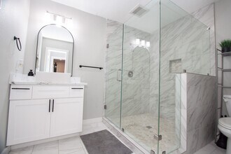 2422 Lone Oak Rd in Houston, TX - Building Photo - Building Photo