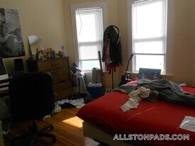 86 Easton St, Unit 3 in Boston, MA - Building Photo