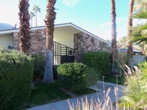 525 S Camino Real in Palm Springs, CA - Building Photo - Building Photo