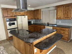 321 Larkin Rd in Grants Pass, OR - Building Photo - Building Photo