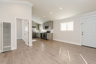 3244 Chapman St, Unit 1/2 in Los Angeles, CA - Foto de edificio - Building Photo