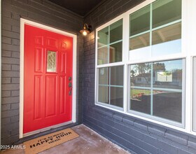 2532 E Highland Ave in Phoenix, AZ - Building Photo - Building Photo