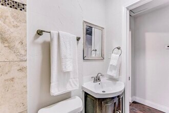 2832 Avenue I in Fort Worth, TX - Foto de edificio - Building Photo