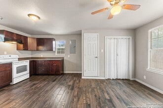 315 Pool Dr in San Antonio, TX - Building Photo - Building Photo