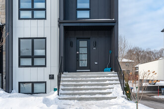 717 Des Grands-Jardins St in Lévis, QC - Building Photo - Building Photo