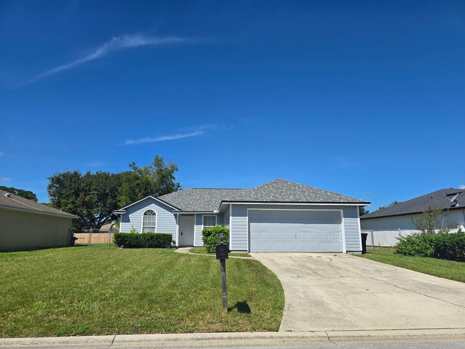 8144 Beatle Blvd in Jacksonville, FL - Building Photo