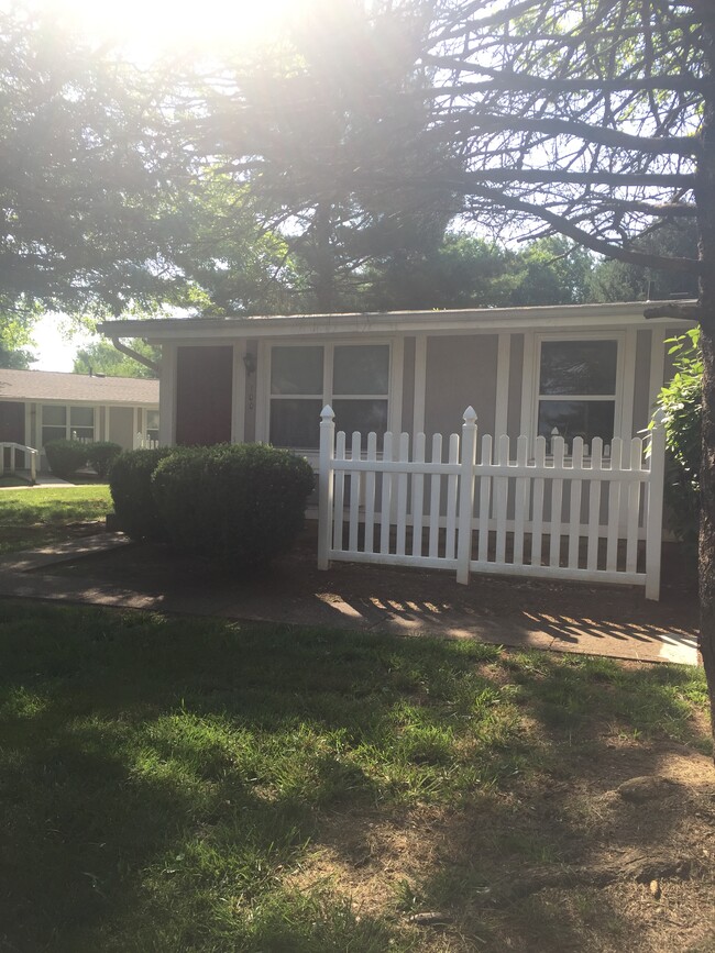 CEDARGATE APARTMENTS in Bowling Green, KY - Building Photo - Building Photo