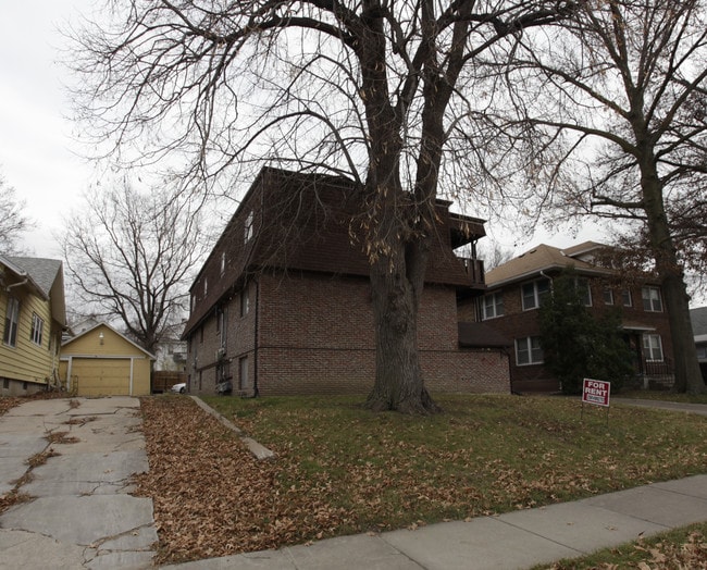 338 S 26th St in Lincoln, NE - Foto de edificio - Building Photo