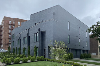 271 McDonald Ave in Brooklyn, NY - Foto de edificio - Building Photo