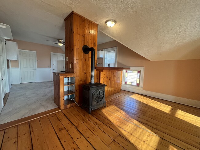 54 Barton St, Unit 3