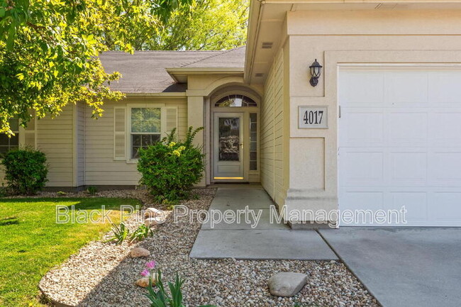 property at 4017 E Winterberry Dr
