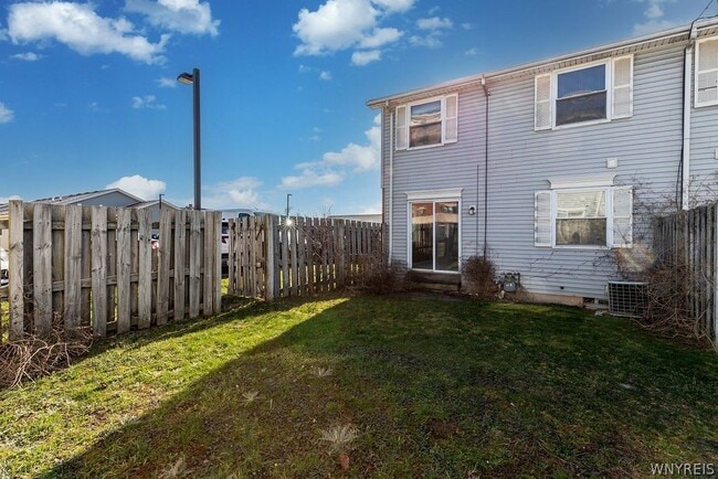 319 King Peterson Rd in Buffalo, NY - Building Photo - Building Photo