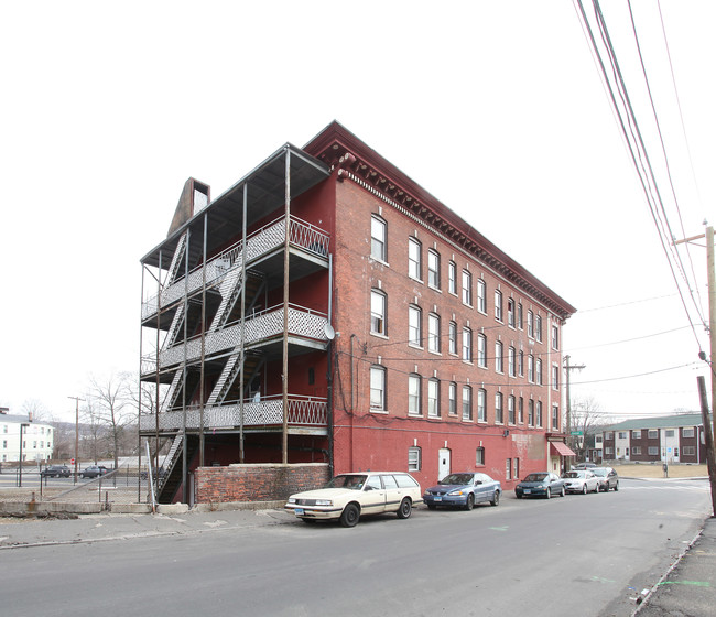 1044-1058 Bank St in Waterbury, CT - Building Photo - Building Photo