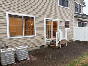 25 Eagle Cir in Bohemia, NY - Building Photo - Building Photo