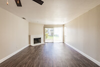 Laurel Creek in Fairfield, CA - Building Photo - Interior Photo