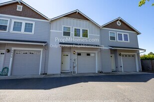 2611 SE 105th Ave in Portland, OR - Building Photo